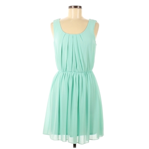**$5 SALE** Iz Byer Pleated Seafoam Dress Size M - Picture 1 of 2